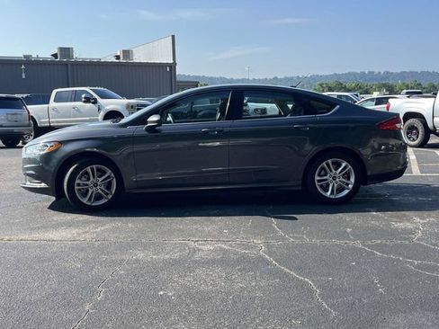 Used 2018 Ford Fusion SE w/ Fusion SE Technology Package FWD image 7