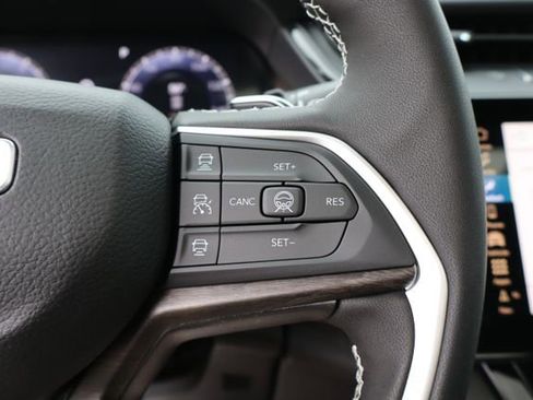 New 2026 Jeep Grand Cherokee L Limited AWD/4WD image 15