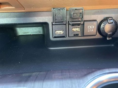 Used 2021 Toyota Highlander Platinum FWD image 40