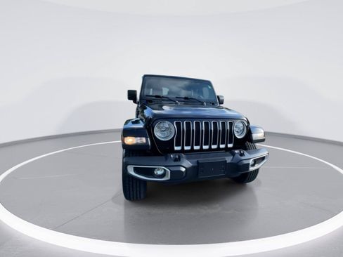 Used 2018 Jeep Wrangler Unlimited Sahara AWD/4WD image 6