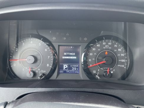 Used 2015 Toyota Sienna LE image 19