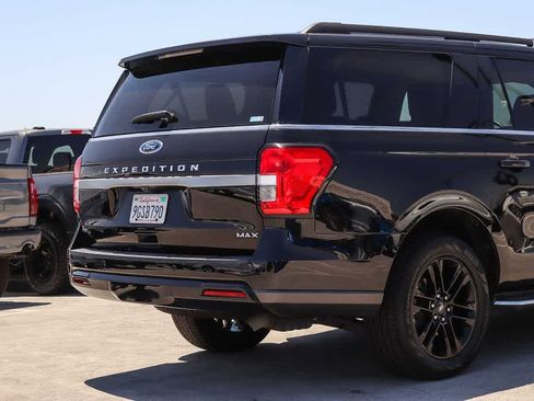 Certified 2023 Ford Expedition Max XLT RWD image 9
