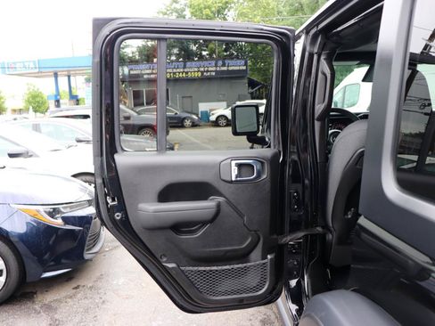 Used 2026 Jeep Wrangler Unlimited Rubicon AWD/4WD image 26
