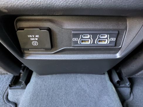 Used 2023 Jeep Grand Cherokee Altitude image 15