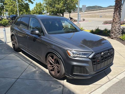 Used 2023 Audi SQ7 Prestige AWD/4WD image 3