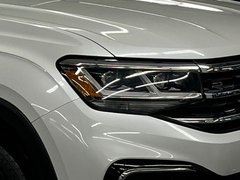 Certified 2022 Volkswagen Atlas Cross Sport SEL Premium R-Line w/ Cross Sport MDO Package image 44