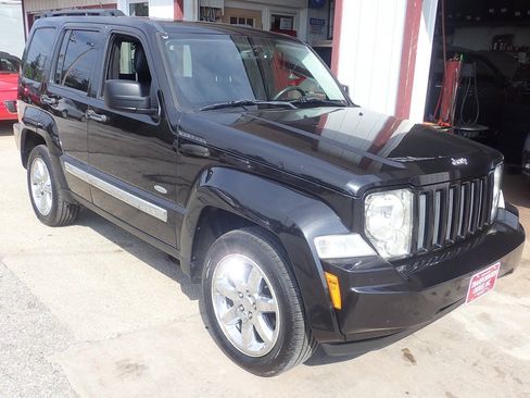 Used 2012 Jeep Liberty Sport AWD/4WD image 19