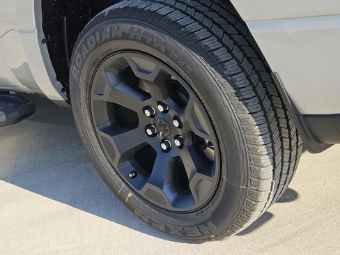 New 2026 RAM 1500 Express AWD/4WD image 6