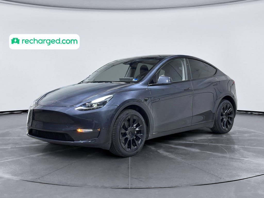 Used 2024 Tesla Model Y Long Range AWD/4WD image 1