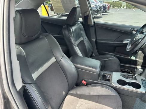 Used 2012 Toyota Camry SE w/ Leather Pkg FWD image 32