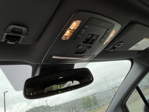 Used 2021 Toyota Sienna XLE FWD image 23
