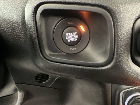 Used 2024 Jeep Wrangler Unlimited w/ Convenience Group image 17