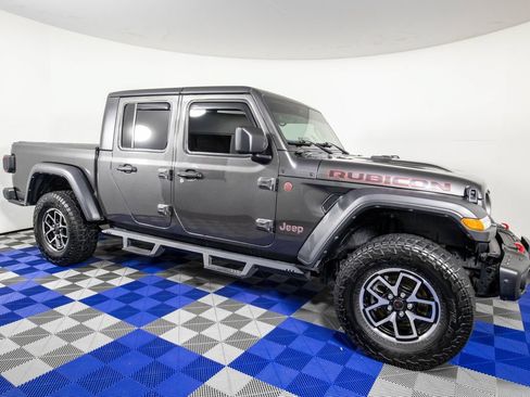 Used 2024 Jeep Gladiator Rubicon w/ Technology Group AWD/4WD image 4