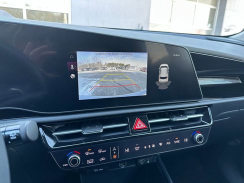 Certified 2025 Kia Niro EX Touring image 26
