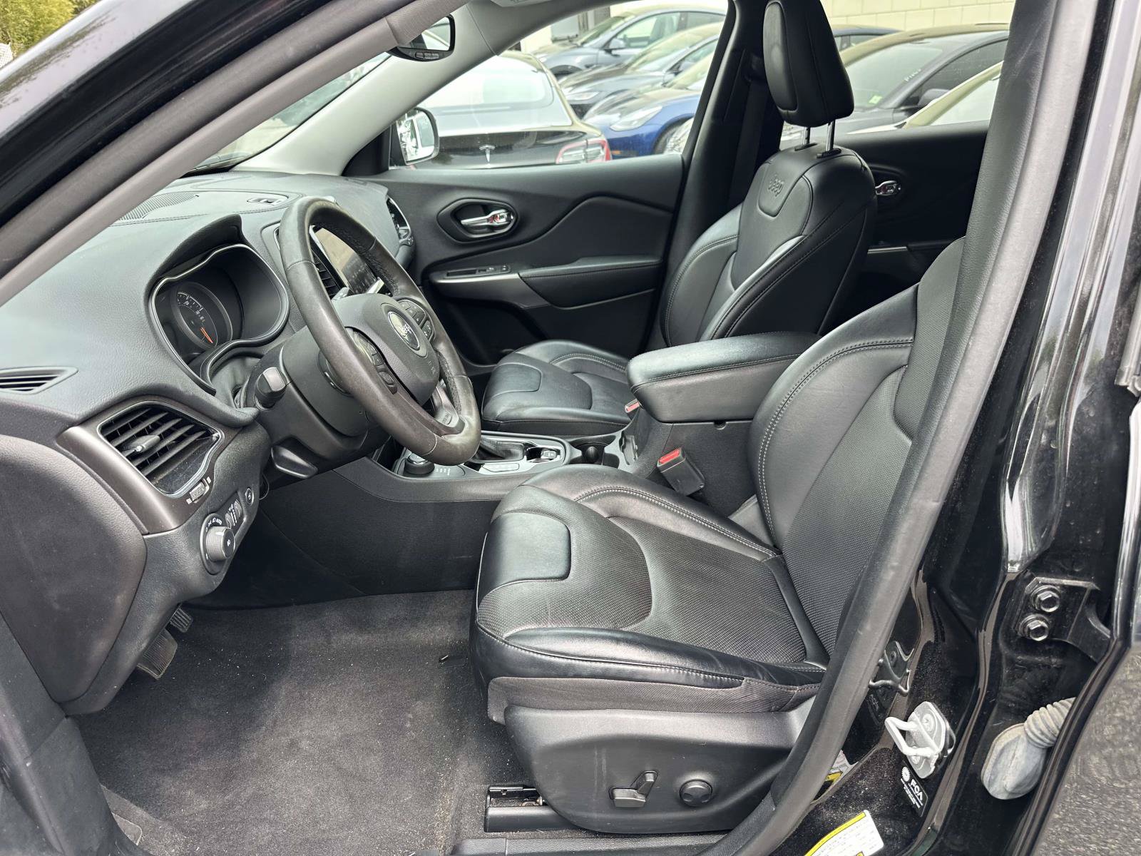 Used 2022 Jeep Cherokee Limited w/ Elite Package AWD/4WD image 14