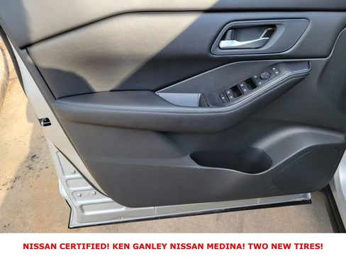Certified 2025 Nissan Rogue SV image 37