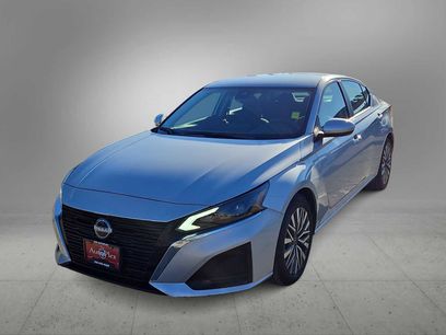 Used 2023 Nissan Altima 2.5 SV