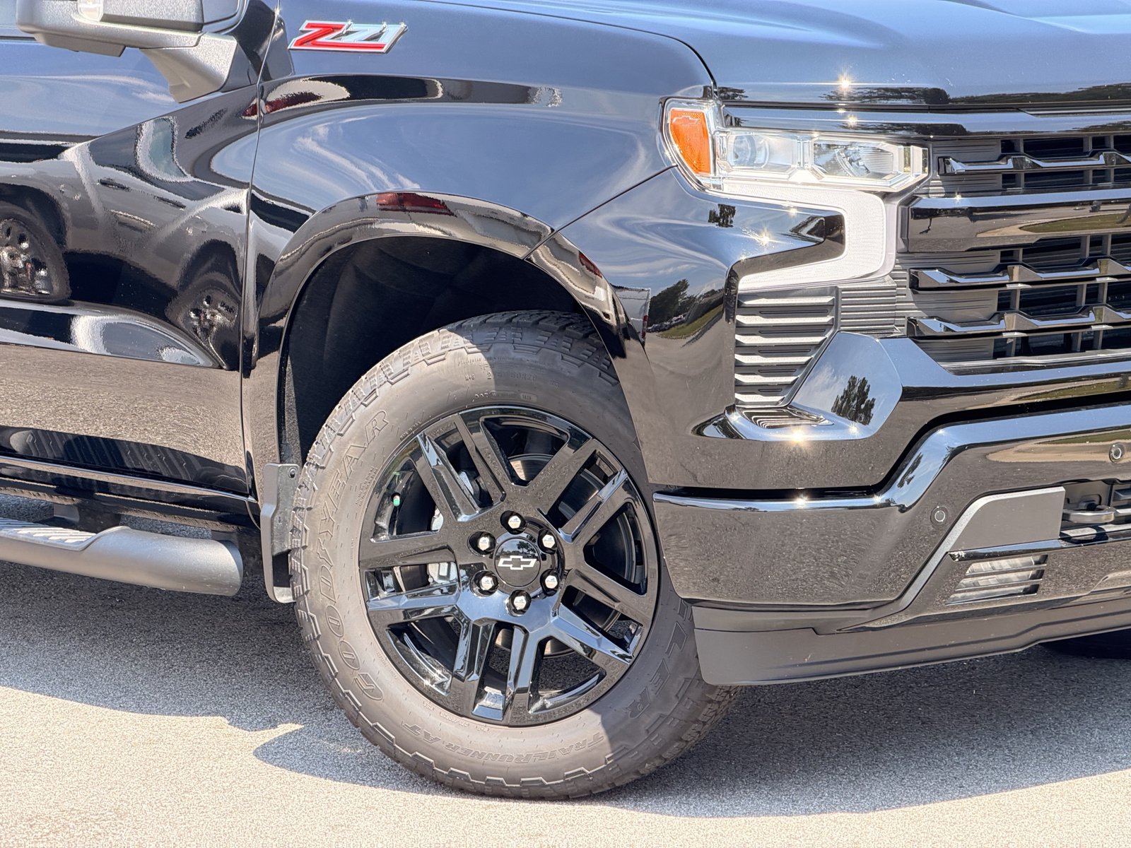 Used 2026 Chevrolet Silverado 1500 RST AWD/4WD image 3