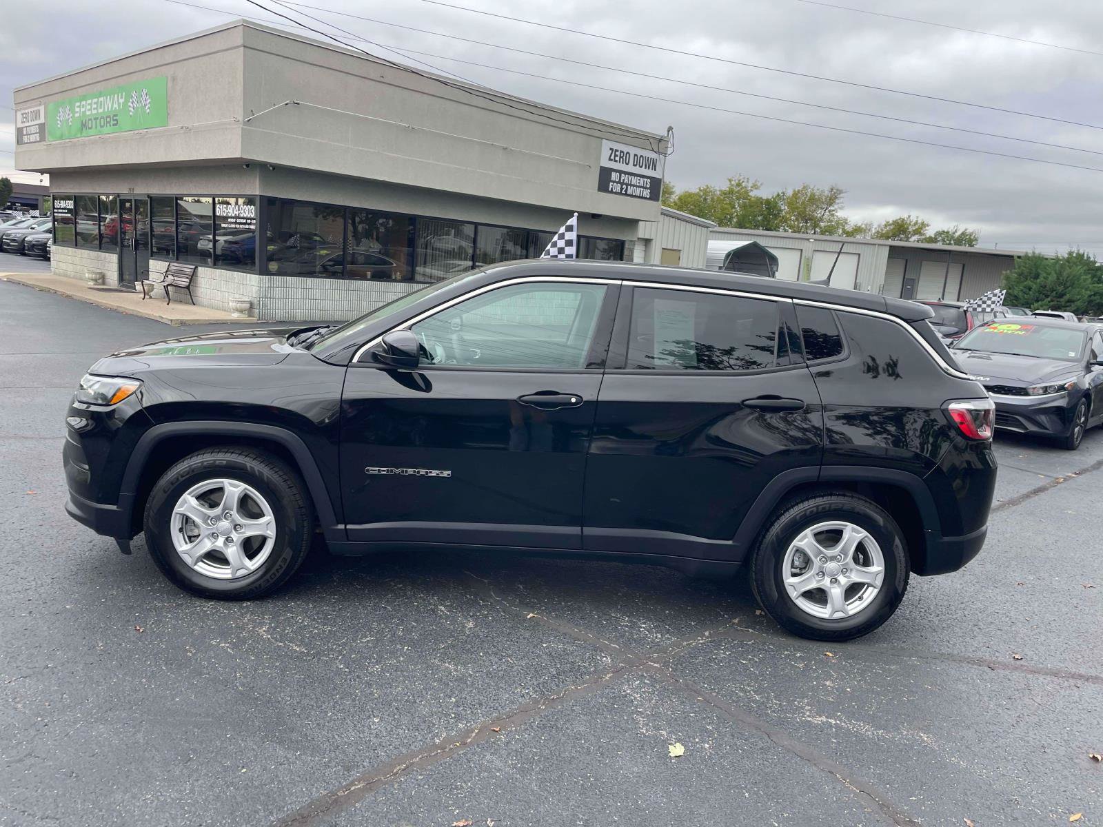 Used 2022 Jeep Compass Sport FWD image 4