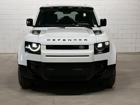 Used 2024 Land Rover Defender 110 X-Dynamic SE AWD/4WD image 9