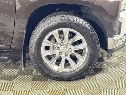 Used 2019 Chevrolet Silverado 1500 LTZ w/ LTZ Convenience Package AWD/4WD image 23