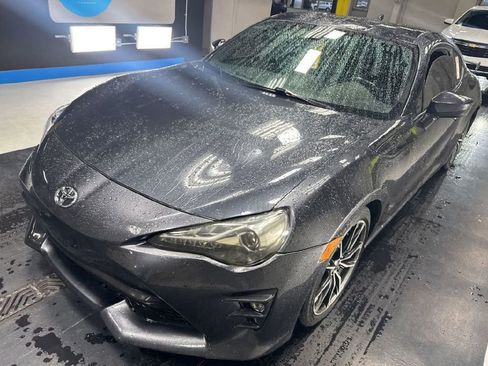 Used 2019 Toyota 86 image 1