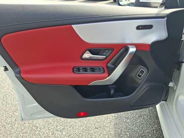 Used 2022 Mercedes-Benz CLA 250 4MATIC image 13