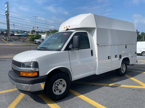 New 2024 Chevrolet Express 3500 w/ Power Convenience Package image 3