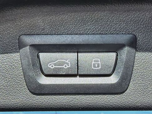 Used 2025 BMW X5 xDrive40i AWD/4WD image 13