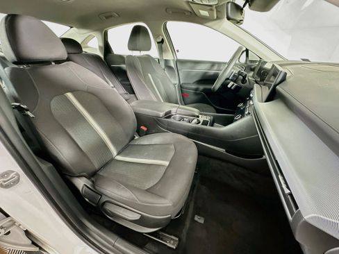 Used 2025 Hyundai Sonata SEL FWD image 29
