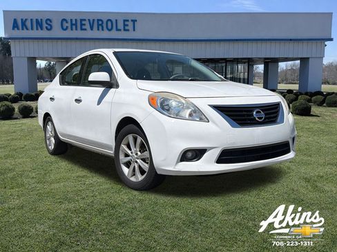 Used 2016 Nissan Versa S Plus FWD image 1