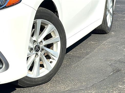 Used 2024 Toyota Camry LE image 3