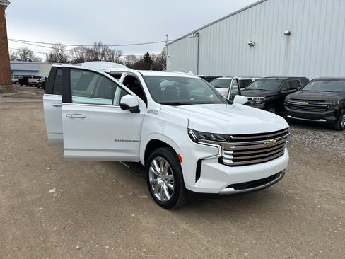 Used 2024 Chevrolet Suburban High Country image 33
