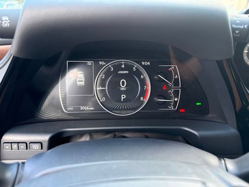 Used 2025 Lexus ES 350 w/ Premium Package FWD image 16