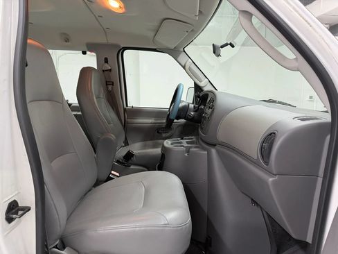 Used 2003 Ford E-350 and Econoline 350 XL RWD image 54