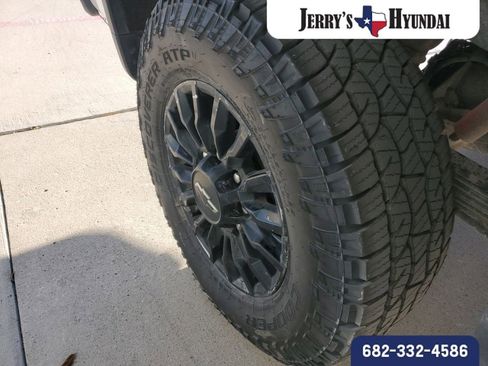 Used 2021 Chevrolet Silverado 2500 LTZ w/ LTZ Plus Package image 8