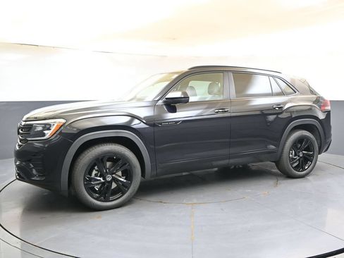 New 2026 Volkswagen Atlas Cross Sport SEL R-Line AWD/4WD image 2