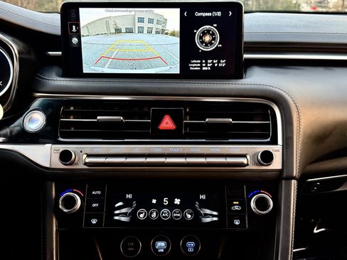 Used 2025 Genesis G70 2.5T image 30