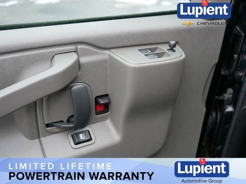 Used 2025 Chevrolet Express 3500 LT w/ LT Preferred Equipment Group image 16
