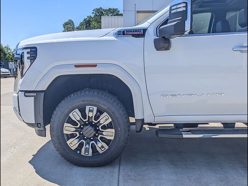 New 2026 GMC Sierra 3500 Denali w/ Denali Reserve Package AWD/4WD image 10
