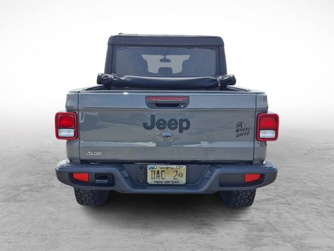 Used 2022 Jeep Gladiator Willys image 4