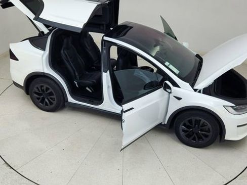 Used 2023 Tesla Model X image 86