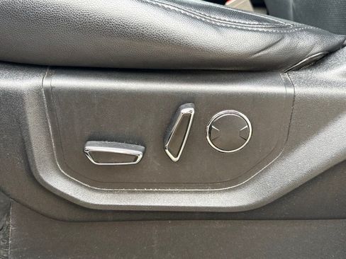 Used 2018 Ford F150 XLT w/ Equipment Group 302A Luxury AWD/4WD image 15