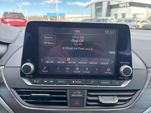 Used 2025 Nissan Altima 2.5 SV image 19