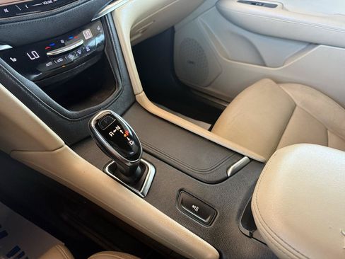 Used 2017 Cadillac XT5 Luxury w/ Driver Awareness Package FWD image 41