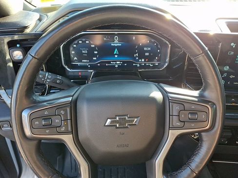 Used 2023 Chevrolet Silverado 1500 ZR2 w/ Technology Package AWD/4WD image 19