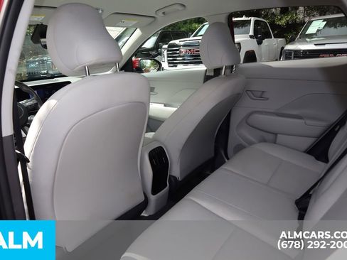 Used 2025 Hyundai Kona SEL image 18