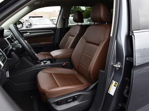 Certified 2023 Volkswagen Atlas SE w/ Panoramic Sunroof Package AWD/4WD image 19