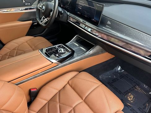 Used 2025 BMW 740i w/ Premium Package RWD image 19