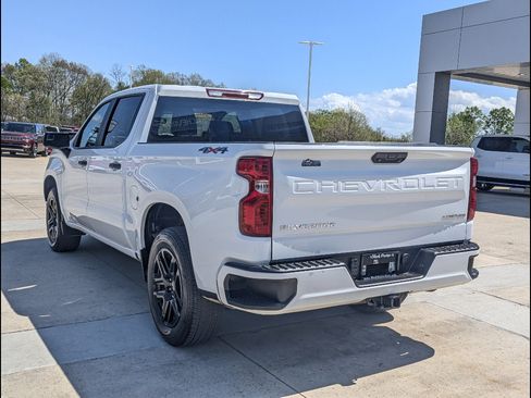 Used 2025 Chevrolet Silverado 1500 Custom image 8